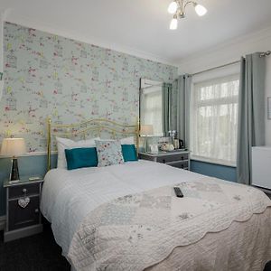 Zimmer mit Queensize-Bett im 2 Stock